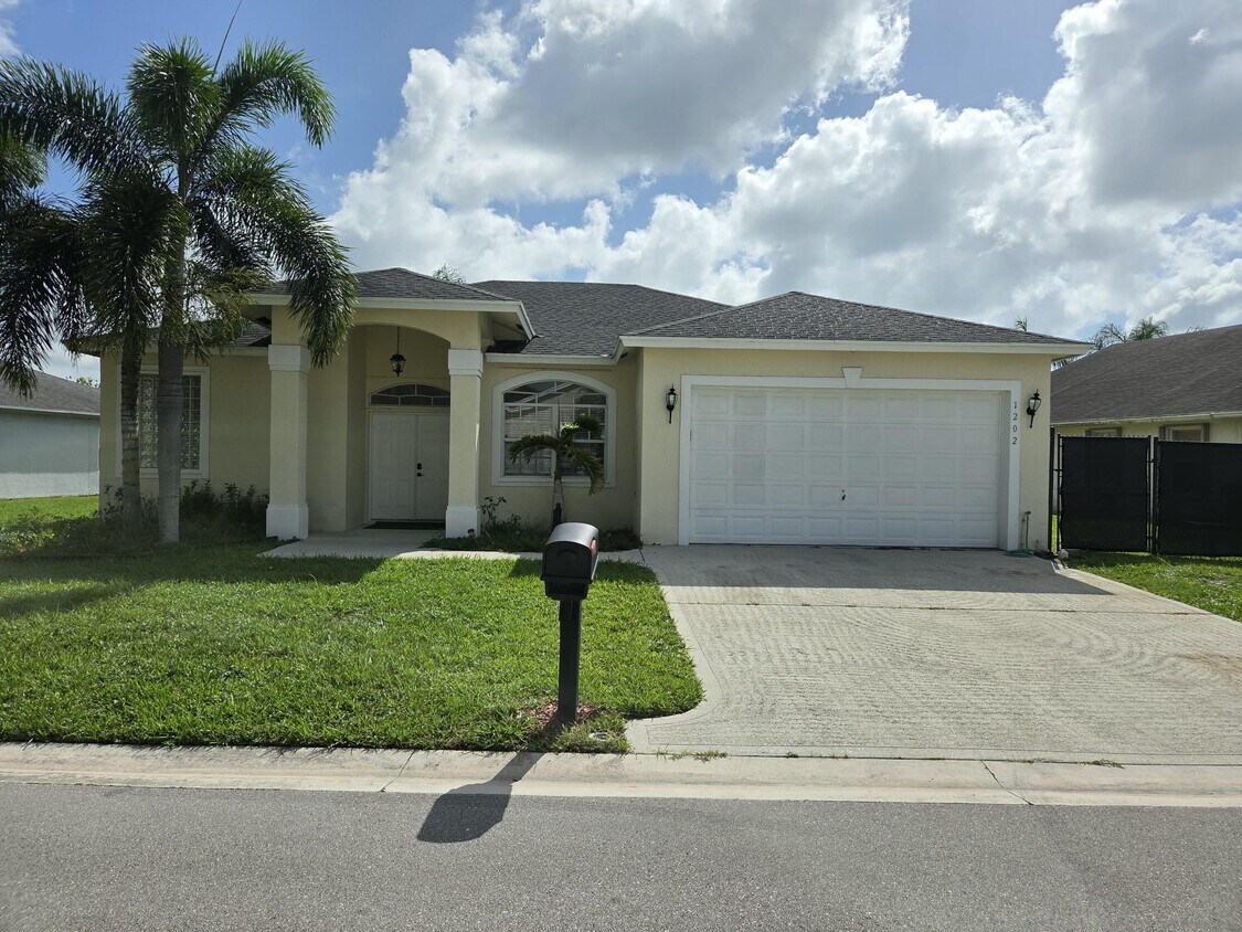 Foto principal - 1202 Hatteras Cir