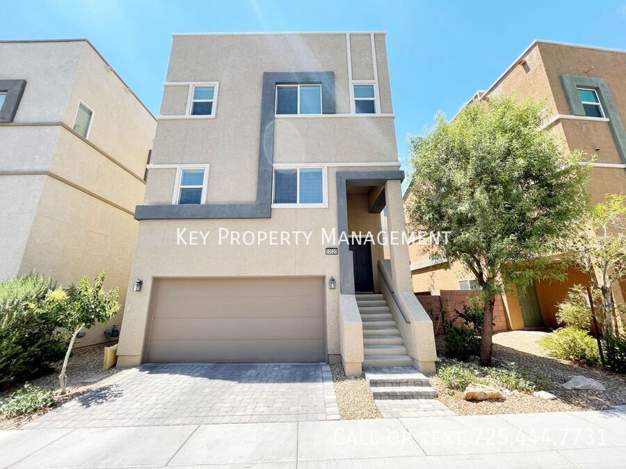 Primary Photo - 3 STORY HOME WITH ROOFTOP DECK NEAR SUMMER...