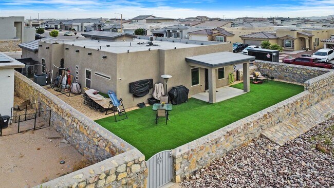 Foto del edificio - 12729 Methley Ave