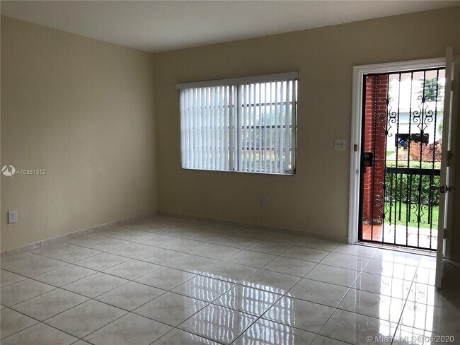 Foto del edificio - 300 NW 32nd Ave