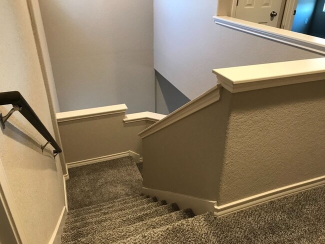 Building Photo - Townhome for rent