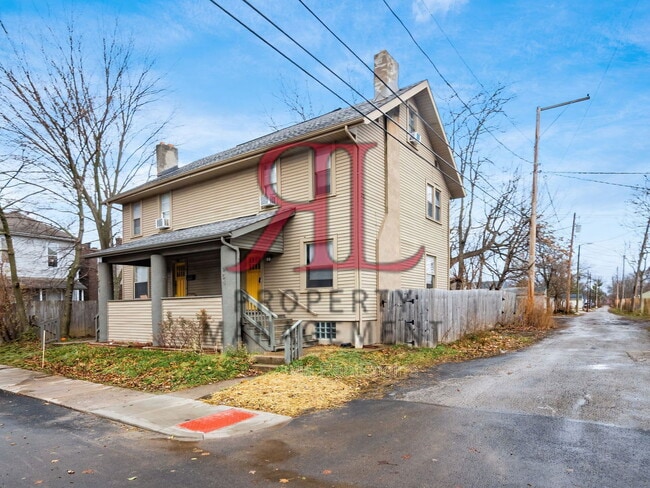 Building Photo - 954 Stanley Ave