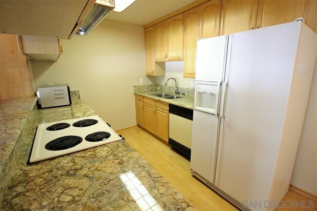 Foto del edificio - 6780 Friars Rd