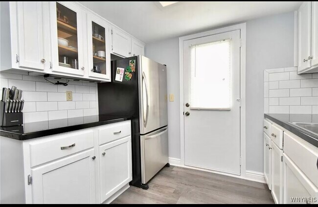 Kitchen - 70 Carriage Dr