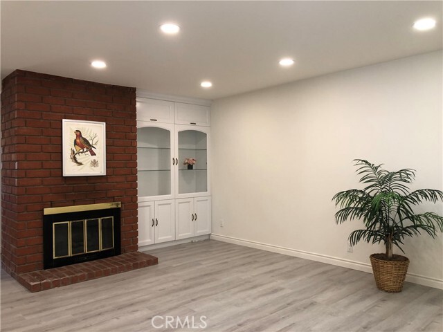 Foto del edificio - 2817 Merlin Ave