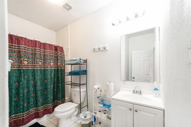 Foto del edificio - 8210 Bigwood St