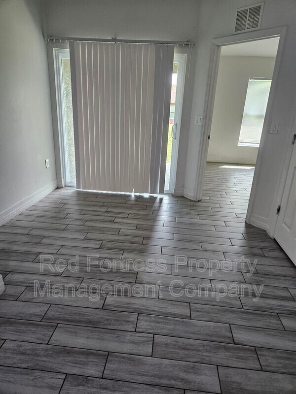 Building Photo - 167 Meadow Rd
