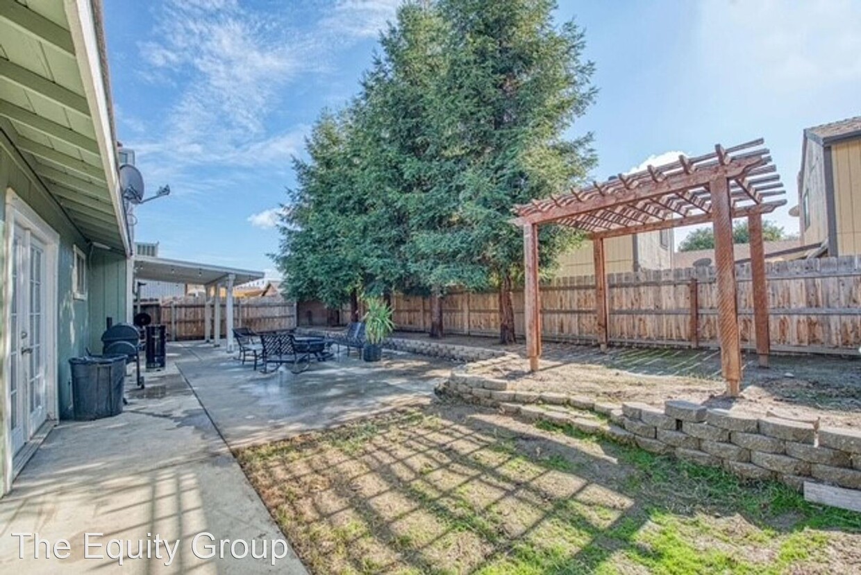 Building Photo - 3 br, 2 bath House - 2027 East Four Creeks...