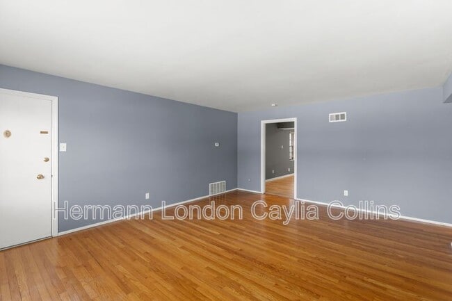 Building Photo - 7249 Pasadena Blvd