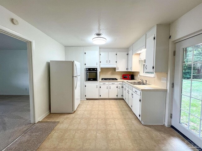 Building Photo - 7121 Marie Ave