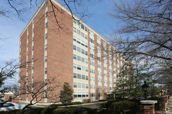 Building Photo - Hanover Towers Condominium