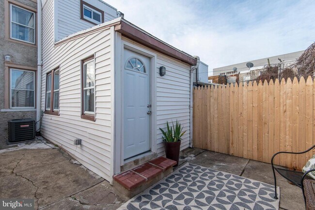 Building Photo - 3012 Janney St