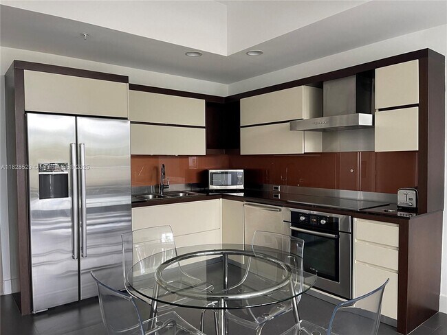 Foto del edificio - 2100 Park Ave
