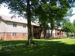 Building Photo - 2015 Fox Point Trl