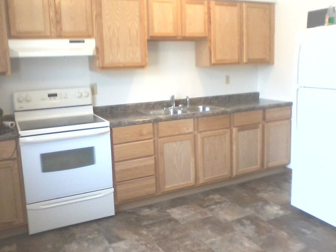 Building Photo - 713 Borchardt Ave