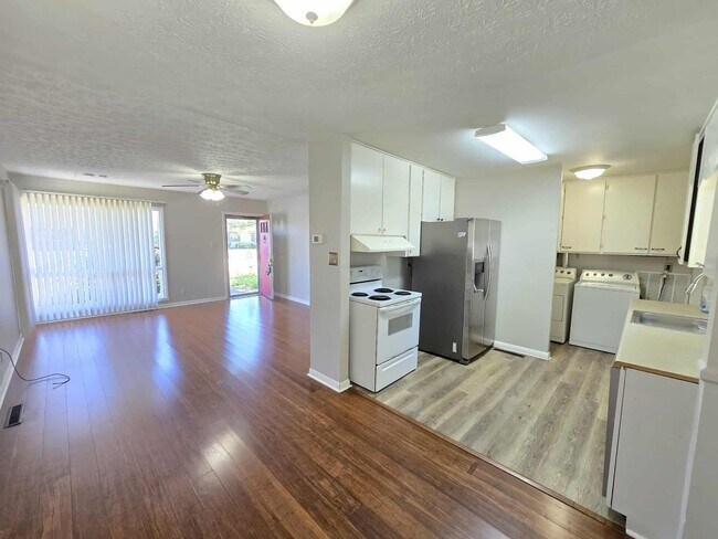 Foto del edificio - 3318 Moulton Ln