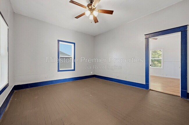 Foto del edificio - 605 E Woodard St