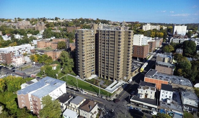 Building Photo - 160 Warburton Ave