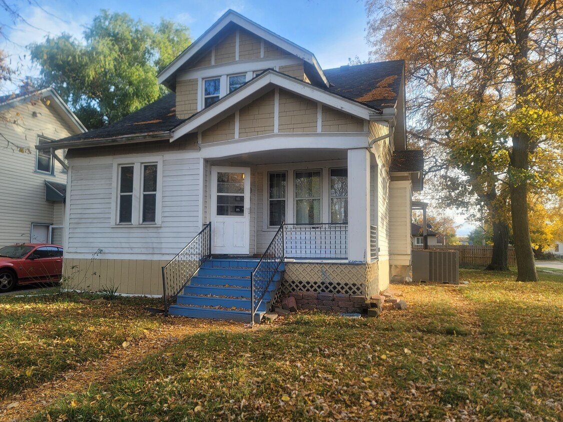 8412 Chalmers Ave, Warren, MI 48089 House Rental in Warren, MI