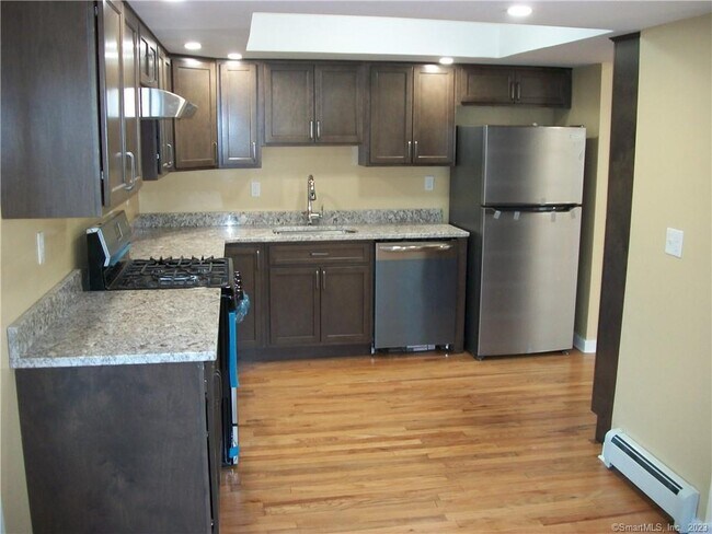 Building Photo - 543 Quinnipiac Ave