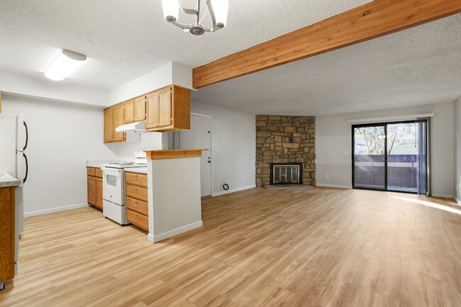 Foto del edificio - Great Two Bedroom Home with Fireplace