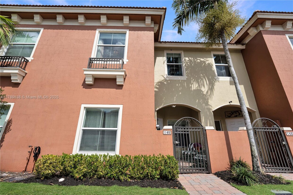 Foto principal - 140 Monterey Bay Dr