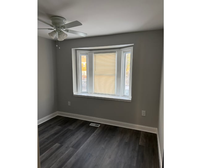 Building Photo - 1271 Limit Ave