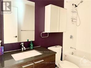 Building Photo - 354 Gladstone Ave