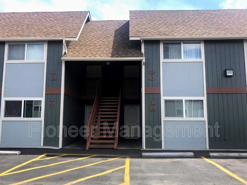 140 NE Atkinson Ct, Roseburg, OR 97470 Condo for Rent in Roseburg, OR