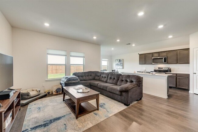Building Photo - Stunning 3/2/2 in Community ISD For Rent!