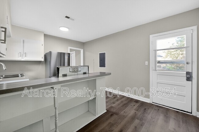 Foto del edificio - 2322 Belfast Dr