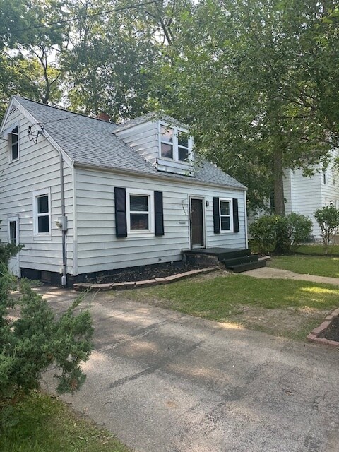 Foto del edificio - 1003 S University St