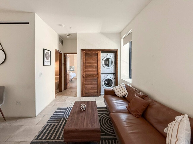 Building Photo - 309-11 South St