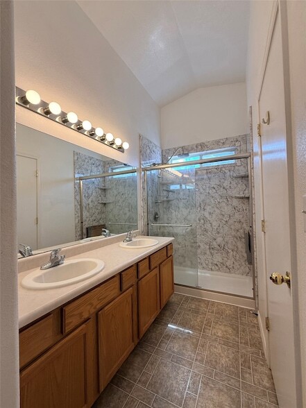 Building Photo - 10639 Rockcliff Dr NW