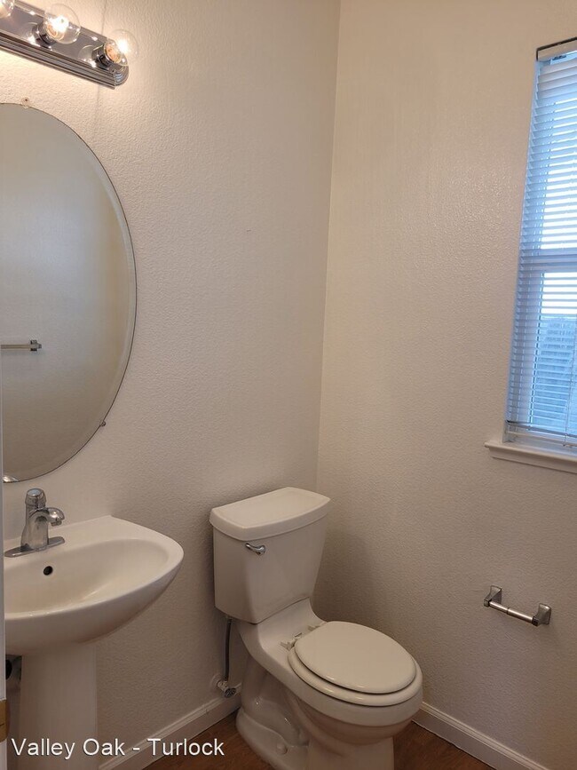 Building Photo - 3 br, 2.5 bath House - 4075 Laurel Walk Lane