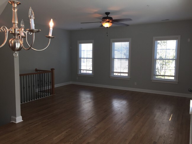 Foto del edificio - 656 Coleman Blvd