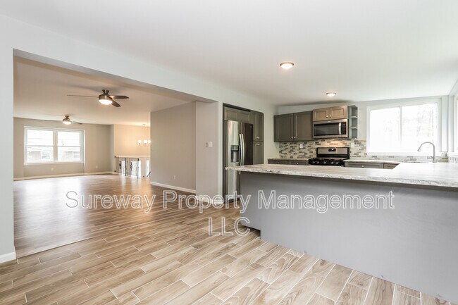 Foto del edificio - 524 Larch Ave
