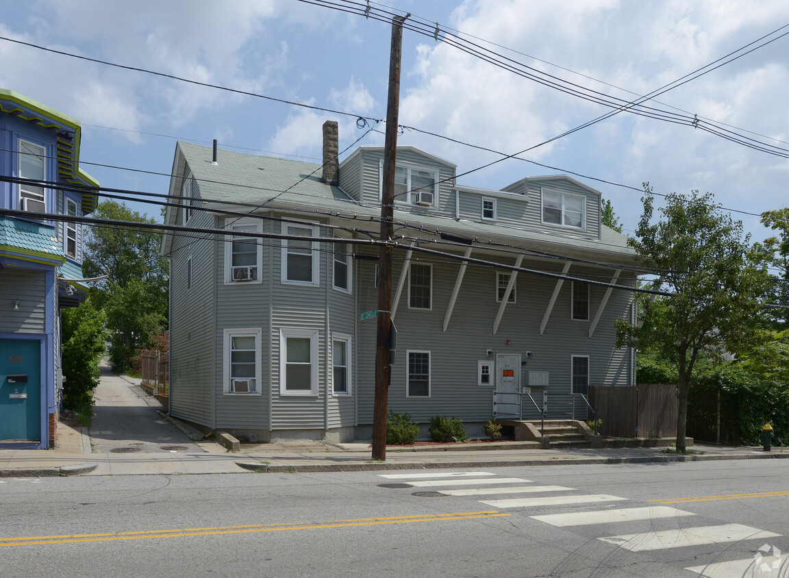 Building Photo - 513 Charles St