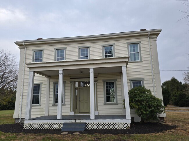 Foto del edificio - 3 Bedroom 1.5 Bath Located in Middletown