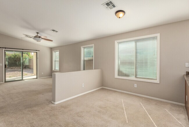 Foto del edificio - 3956 E Maplewood St