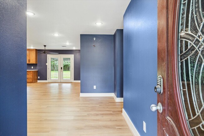 Foto del edificio - 1627 Crestdale Dr