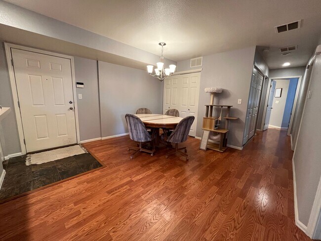 Foto del edificio - Beautiful Condo in Greeley