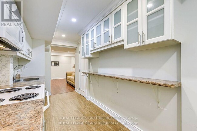 Building Photo - 651 Snider Terrace