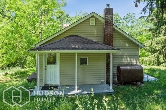 Primary Photo - AVAILABLE NOW! - 94 McCarrell Rd, Hickory,...