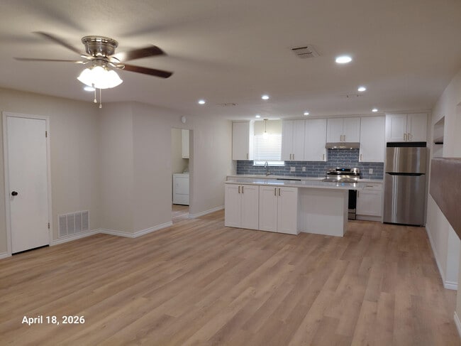 Building Photo - 4316 Ferncliff Ave