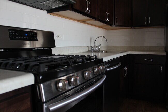 Foto del edificio - 7418 N Claremont Ave