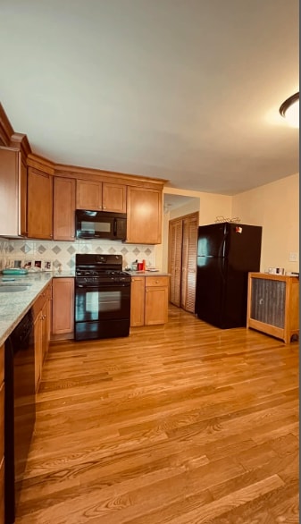 Building Photo - 21 Lawrence Ln