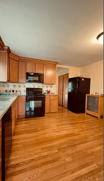 Foto del edificio - 21 Lawrence Ln