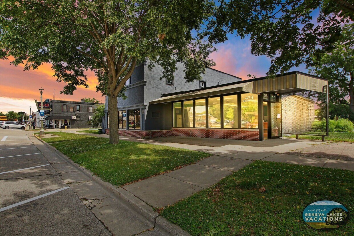 Foto del edificio - Downtown Lake Geneva Furnished Suite Available for Monthly & Mid-Term Rentals