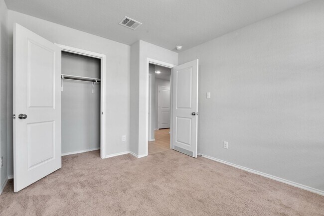 Foto del edificio - Cozy 3 Bed 2 Bath Home in Waterford Park